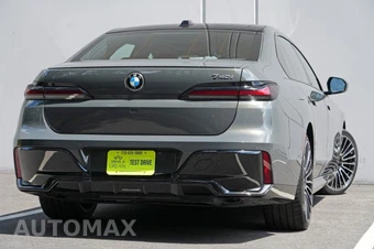 2026 BMW 7 Series 740i - miniatura 3
