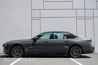 2026 BMW 7 Series 740i - miniatura 7