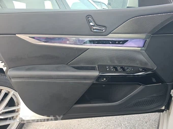 2026 BMW 7 Series 740i – miniatura 9