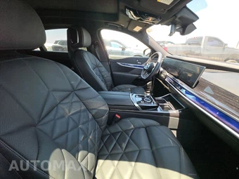 2026 BMW 7 Series 740i xDrive - miniatura 14