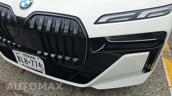 2026 BMW 7 Series 740i xDrive - miniatura 26