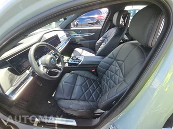 2026 BMW 7 Series 740i xDrive - miniatura 13