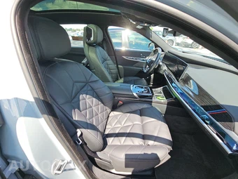 2026 BMW 7 Series 740i xDrive - miniatura 14