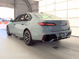2026 BMW 7 Series 740i xDrive - miniatura 8