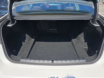 2026 BMW 7 Series 740i xDrive – miniatura 17
