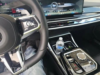 2026 BMW 7 Series 740i xDrive – miniatura 11
