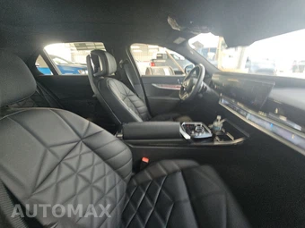 2026 BMW 7 Series 740i xDrive – miniatura 8