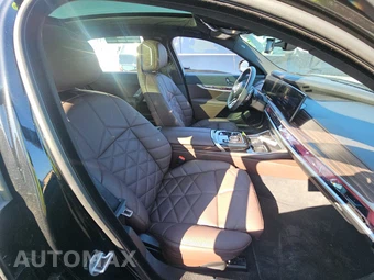 2026 BMW 7 Series 740i xDrive - miniatura 14