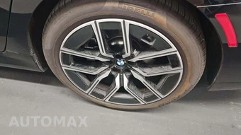 2026 BMW 7 Series 740i xDrive - miniatura 27