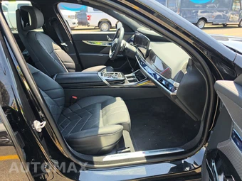2026 BMW 7 Series 740i xDrive – miniatura 8