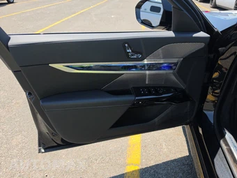 2026 BMW 7 Series 740i xDrive – miniatura 9