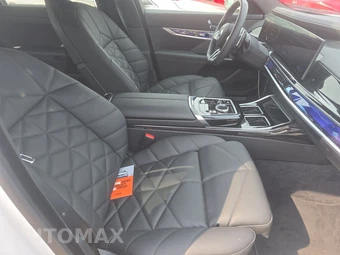 2026 BMW 7 Series 740i xDrive - miniatura 14
