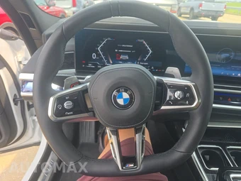 2026 BMW 7 Series 740i xDrive - miniatura 16