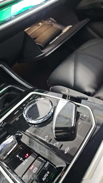 2026 BMW 7 Series 740i xDrive - miniatura 24