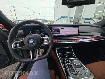 2026 BMW 7 Series 750e xDrive - miniatura 10