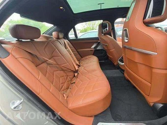 2026 BMW 7 Series 750e xDrive - miniatura 16