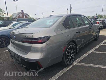 2026 BMW 7 Series 750e xDrive - miniatura 3