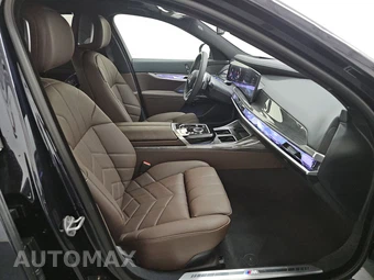 2026 BMW 7 Series 760i xDrive - miniatura 8