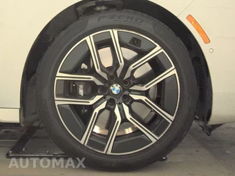 2026 BMW 7 Series 760i xDrive - miniatura 10