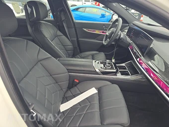 2026 BMW 7 Series 760i xDrive - miniatura 14