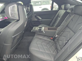2026 BMW 7 Series 760i xDrive - miniatura 19
