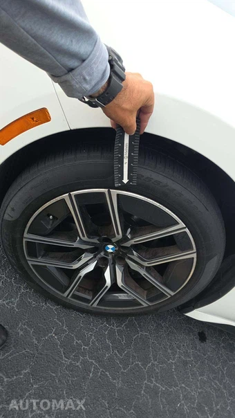 2026 BMW 7 Series 760i xDrive - miniatura 26
