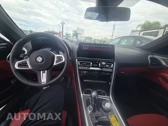 2026 BMW 8 Series Convertible 840i – miniatura 11