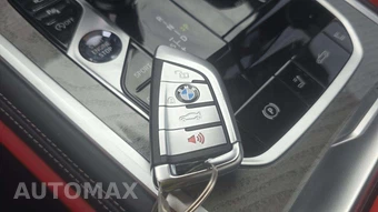 2026 BMW 8 Series Convertible 840i – miniatura 17