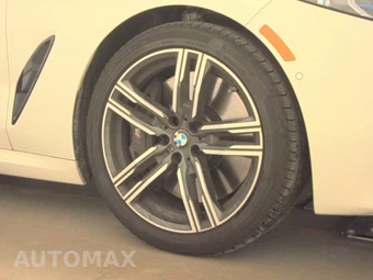 2026 BMW 8 Series Convertible 840i xDrive - miniatura 10