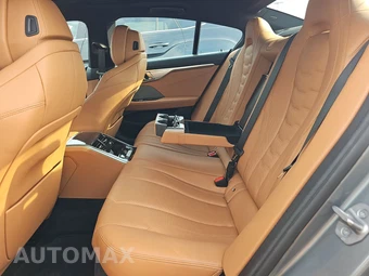 2026 BMW 8 Series Gran Coupe 840i Sedan - miniatura 19
