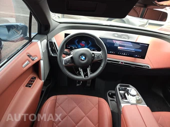 2026 BMW iX xDrive45 M SPORT LINE - miniatura 10