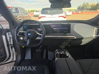 2026 BMW iX xDrive45 - miniatura 11