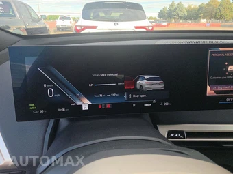 2026 BMW iX xDrive45 - miniatura 12