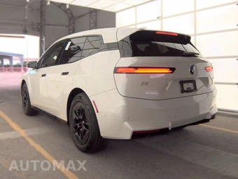 2026 BMW iX xDrive45 - miniatura 6