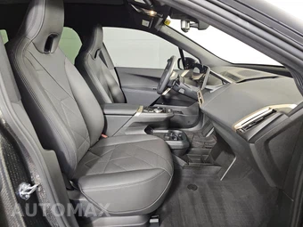 2026 BMW iX xDrive45 - miniatura 8