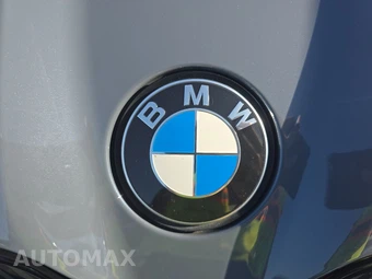 2026 BMW iX xDrive45 - miniatura 16
