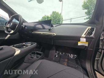 2026 BMW iX xDrive45 - miniatura 20
