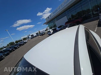 2026 BMW iX xDrive45 - miniatura 12