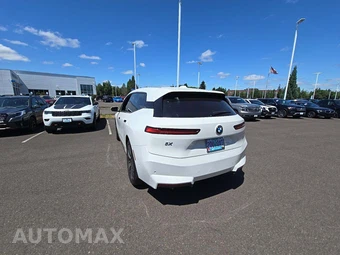 2026 BMW iX xDrive45 - miniatura 2