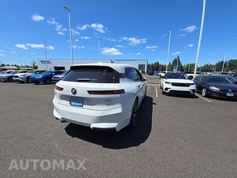 2026 BMW iX xDrive45 - miniatura 3