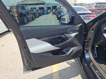 2026 BMW M5 Sedan - miniatura 9