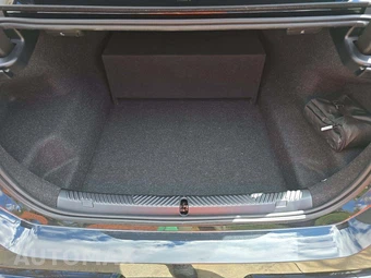 2026 BMW M5 Sedan - miniatura 10