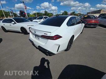 2026 BMW M5 Sedan - miniatura 2
