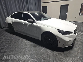 2026 BMW M5 Sedan - miniatura 3