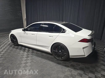 2026 BMW M5 Sedan - miniatura 6