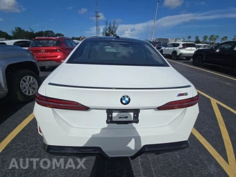 2026 BMW M5 Sedan – miniatura 5