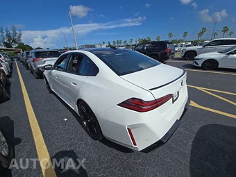 2026 BMW M5 Sedan – miniatura 6