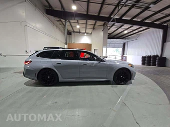 2026 BMW M5 Touring Wagon - miniatura 4