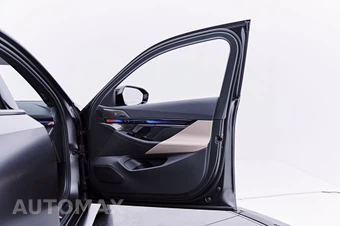 2026 BMW M5 Touring Wagon - miniatura 33