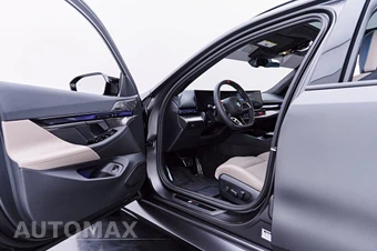 2026 BMW M5 Touring Wagon - miniatura 41